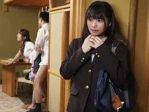Nữ nhi mới lớn cướp chồng của mẹ